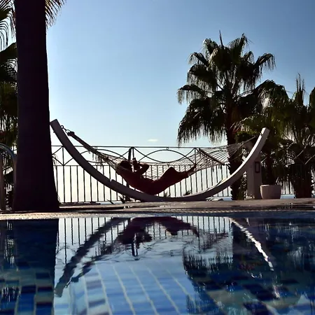Porto Ulisse Apartahotel Parghelia