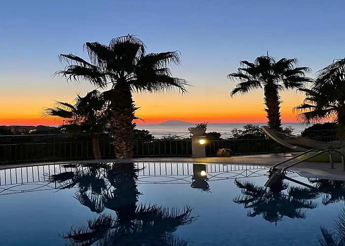 Porto Ulisse Lägenhetshotell Parghelia