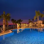 Porto Ulisse アパートホテル