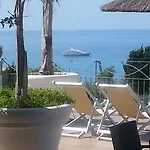 Porto Ulisse アパートホテル