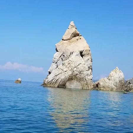 Porto Ulisse Apartmanhotel Parghelia