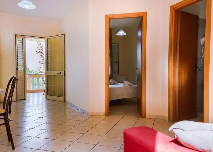 Porto Ulisse Lägenhetshotell Parghelia