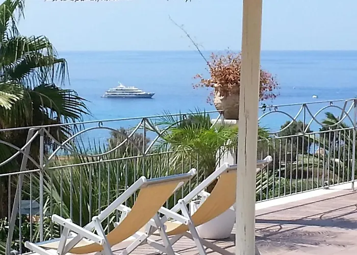 Porto Ulisse Lägenhetshotell Parghelia